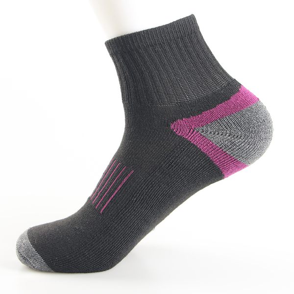 woman bonvolant compression socks